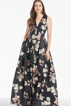 Sachin & Babi Plus Sizes|Sleeveless<Brooke Gown - Black Venetia Petal Blackvenetiapetal