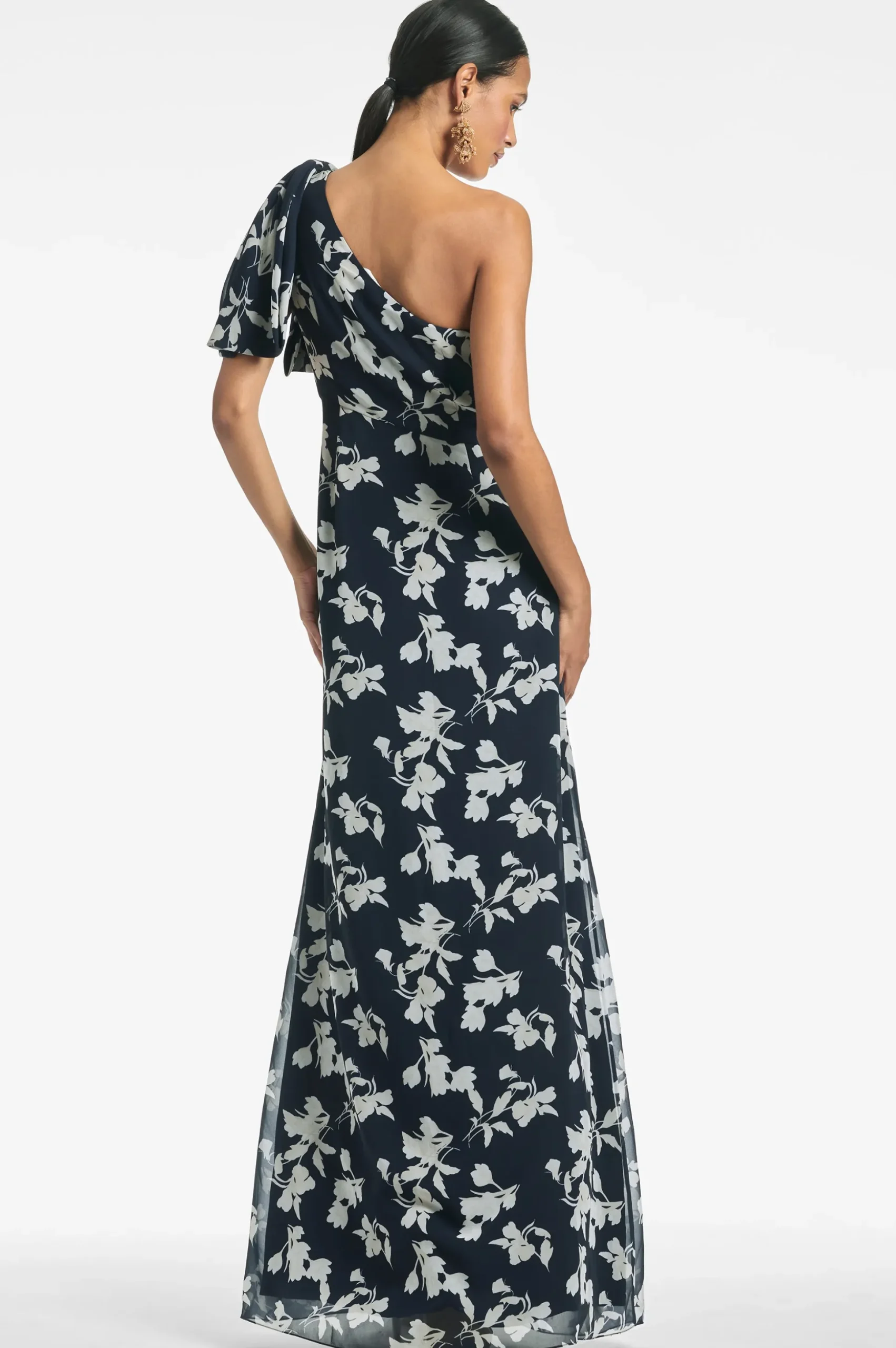 Sachin & Babi Plus Sizes|One Shoulder<Chelsea Gown - Navy Venetia Petal Navyvenetiapetal