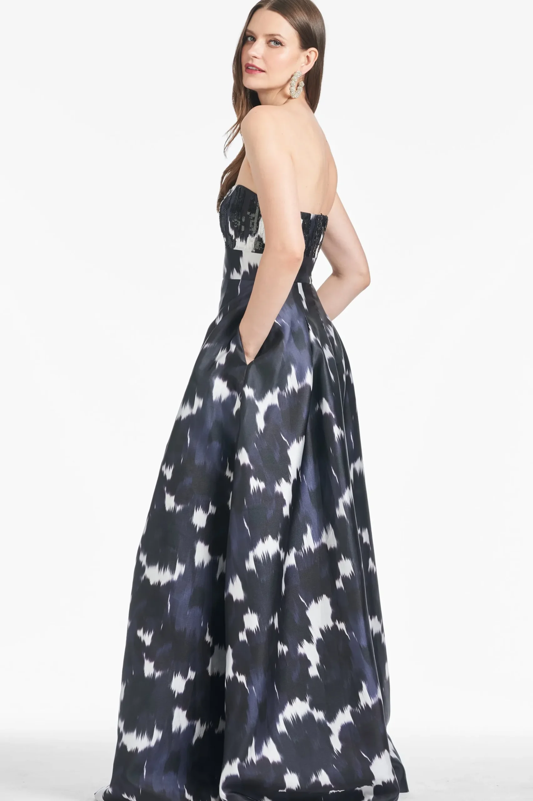 Sachin & Babi Strapless<Embellished Giovanna Gown - Dark as Night Ikat Darkasnightikat