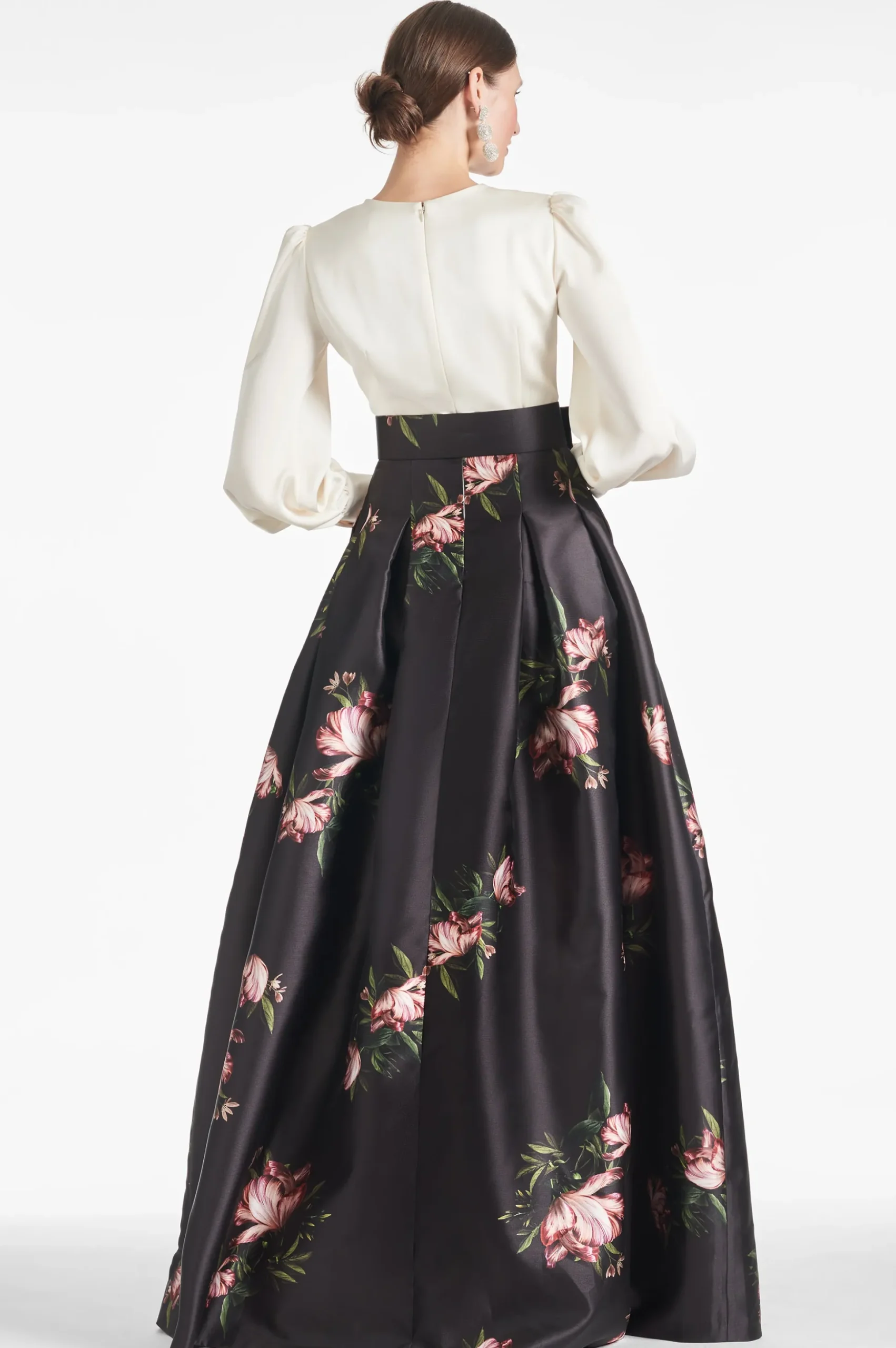 Sachin & Babi Plus Sizes|Long Sleeve<Zoe Gown - Ivory/Noir Blossom Ivory/noirblossom